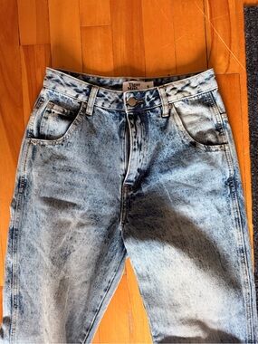 Tiger Mist Light Acid-Wash Blue flare Jeans